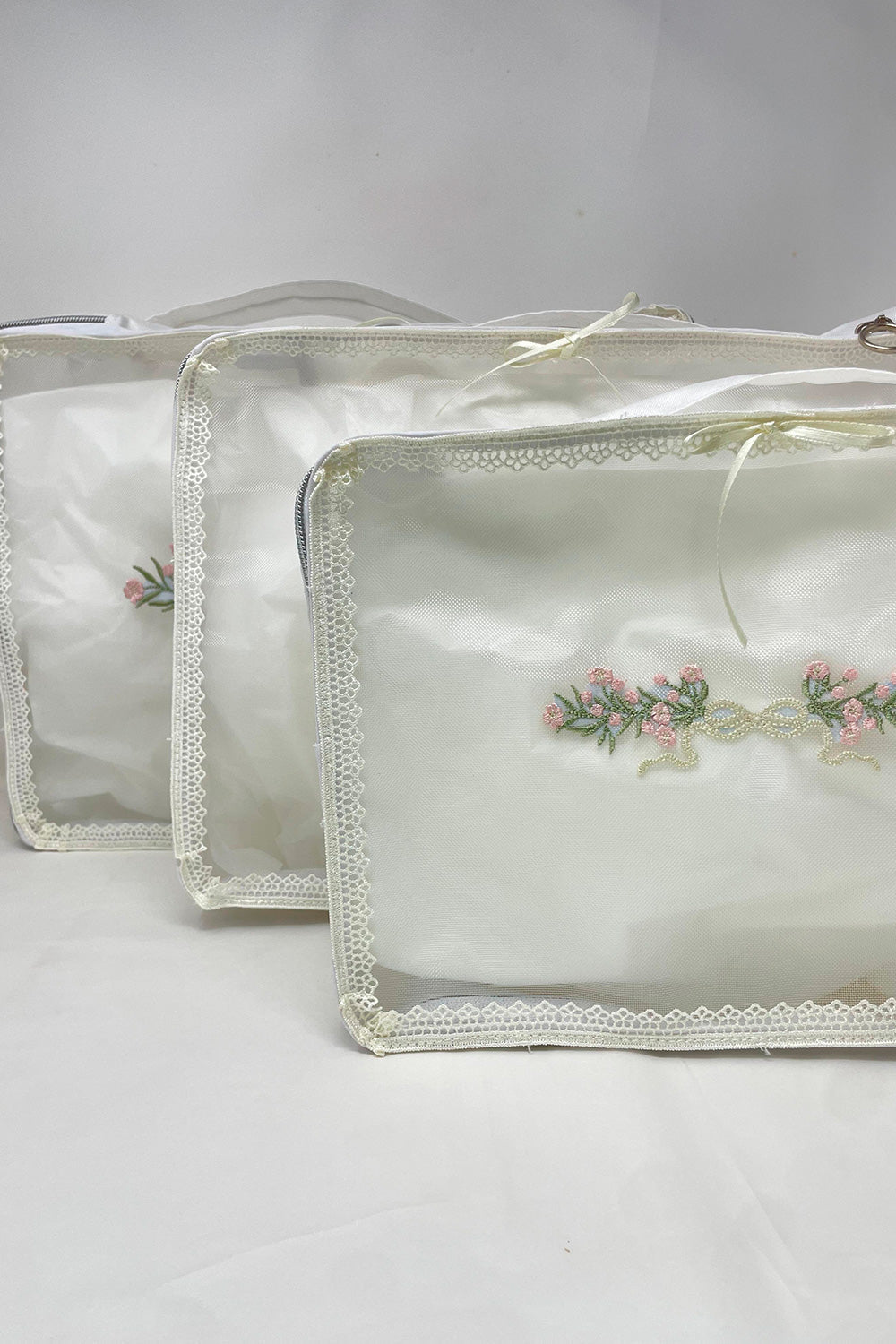 Flower Bows Travel Organizer