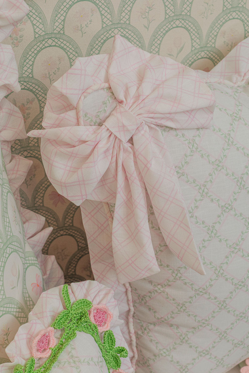 BIG  PILLOW TREILLAGE BABY ROSE