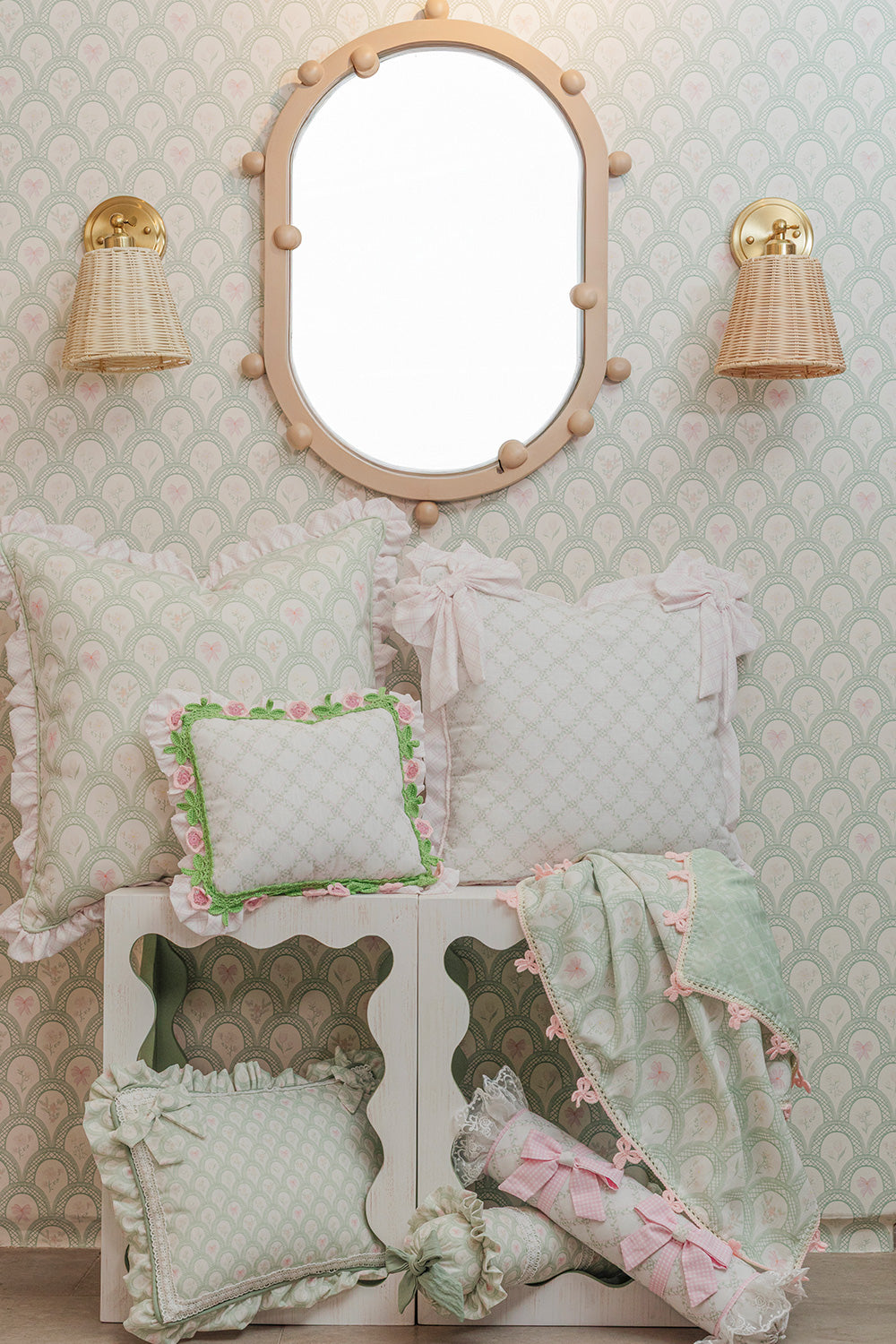 BIG  PILLOW TREILLAGE BABY ROSE