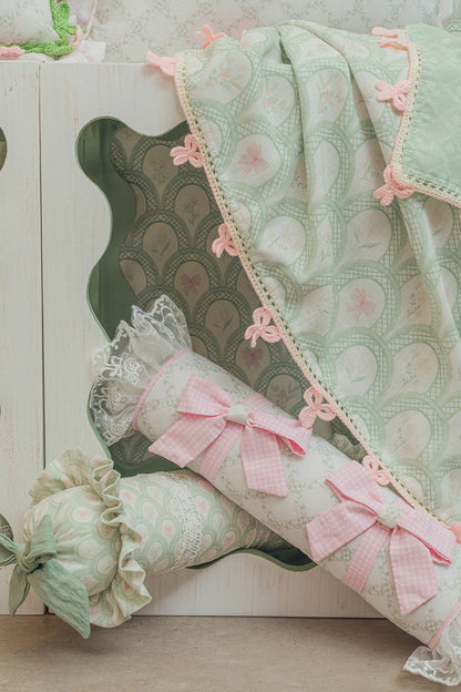 TRULLERIES BLANKET AND CROCHET