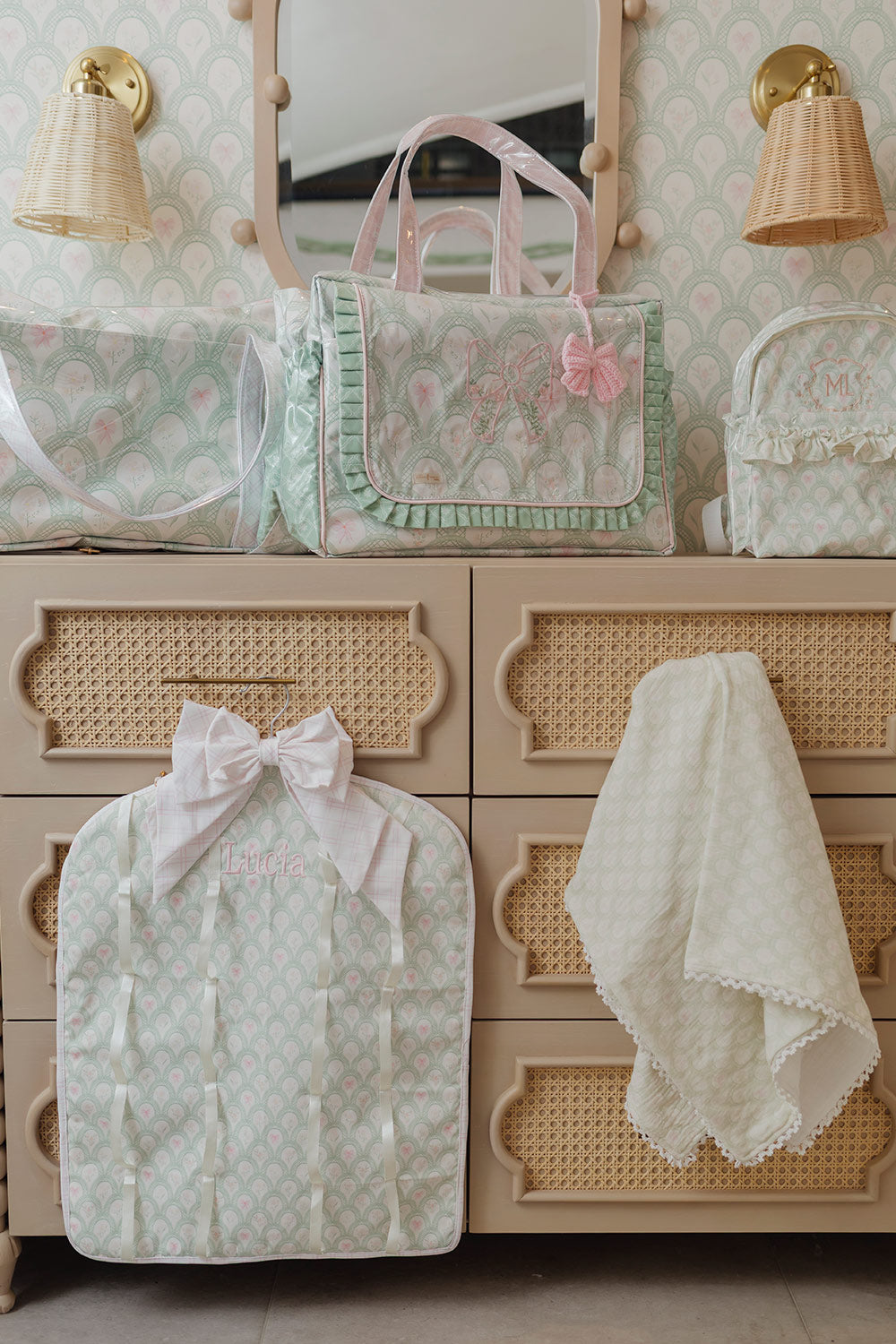 BOW HOLDER