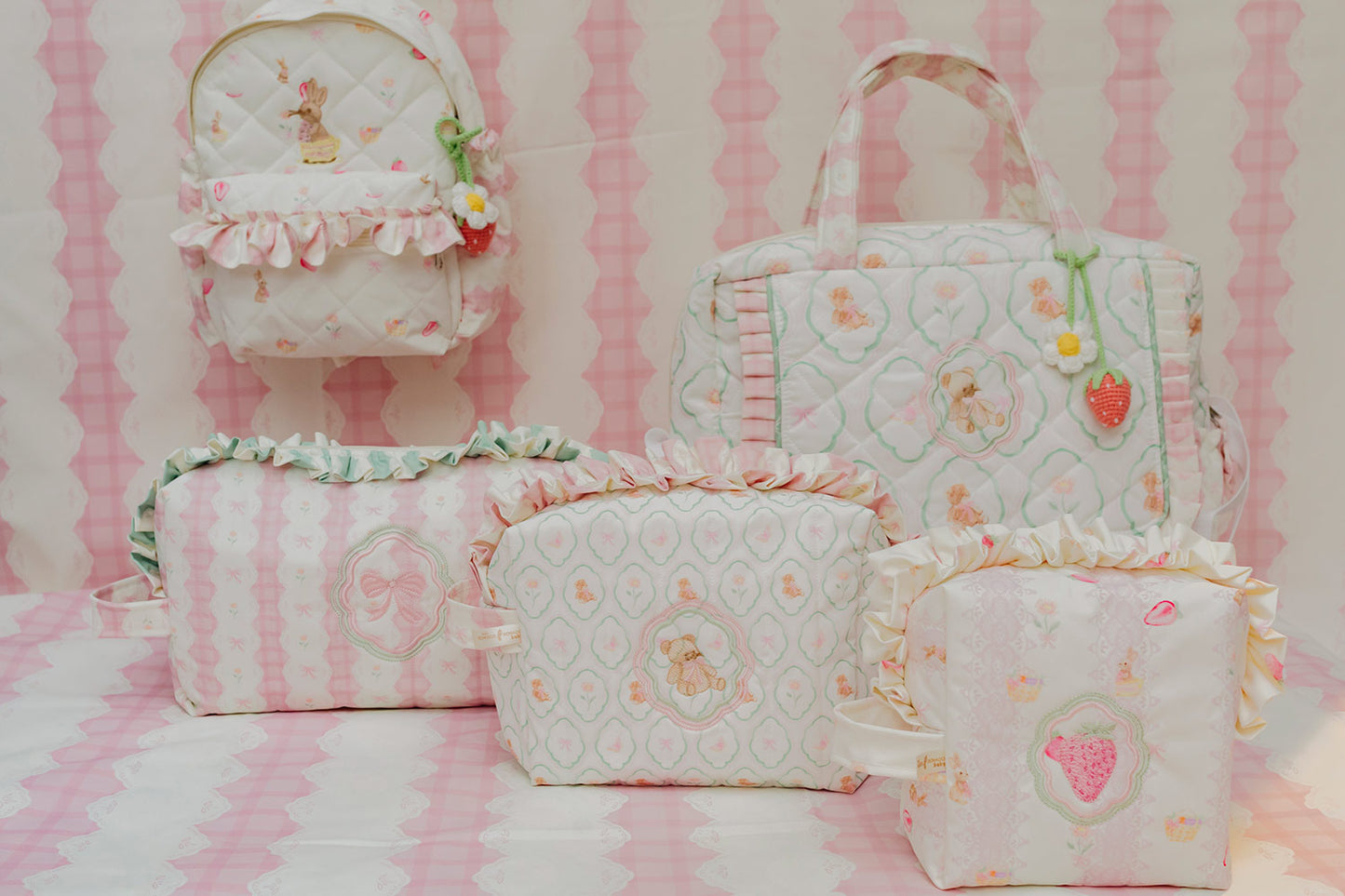 FLORAL TEDDY MEDIUM POUCH