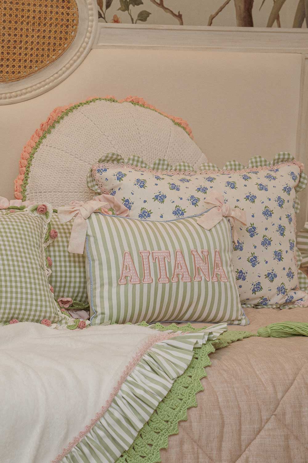 Sweet Bow Medium Pillow